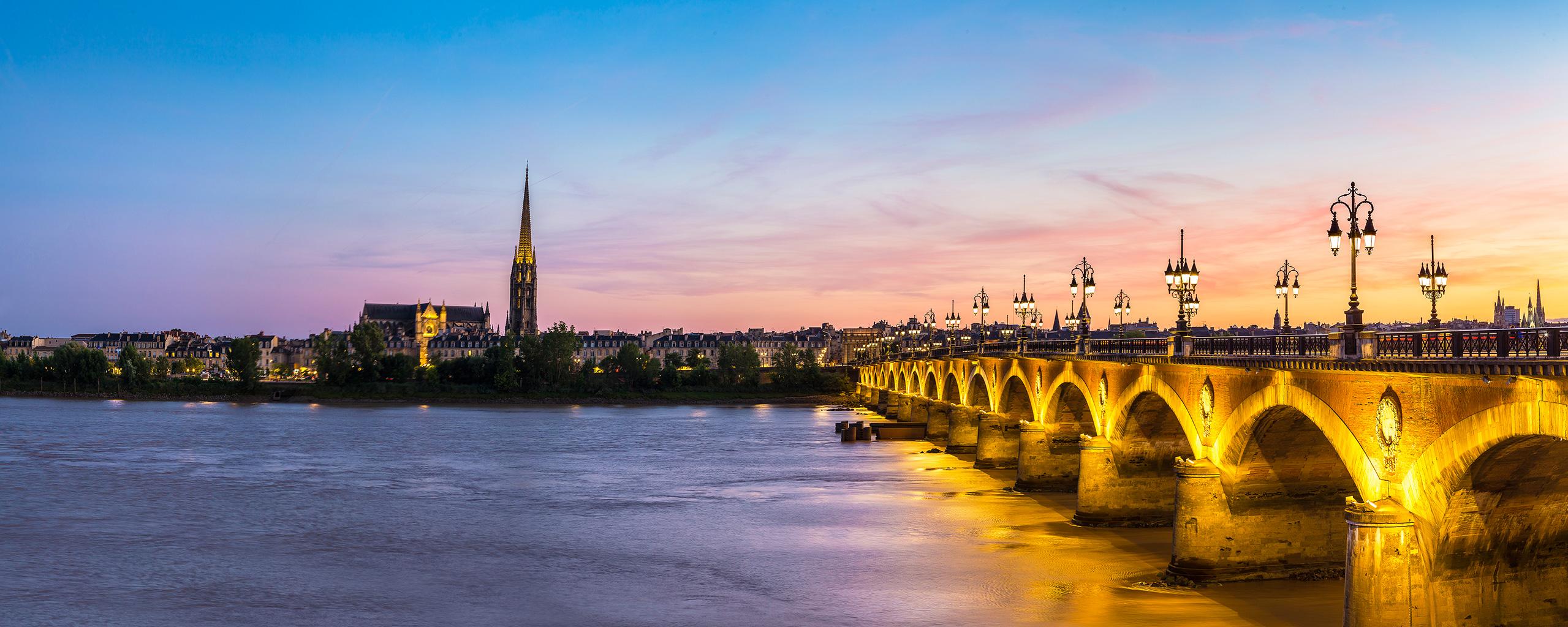 U Blue Hills, stages Bordeaux, France